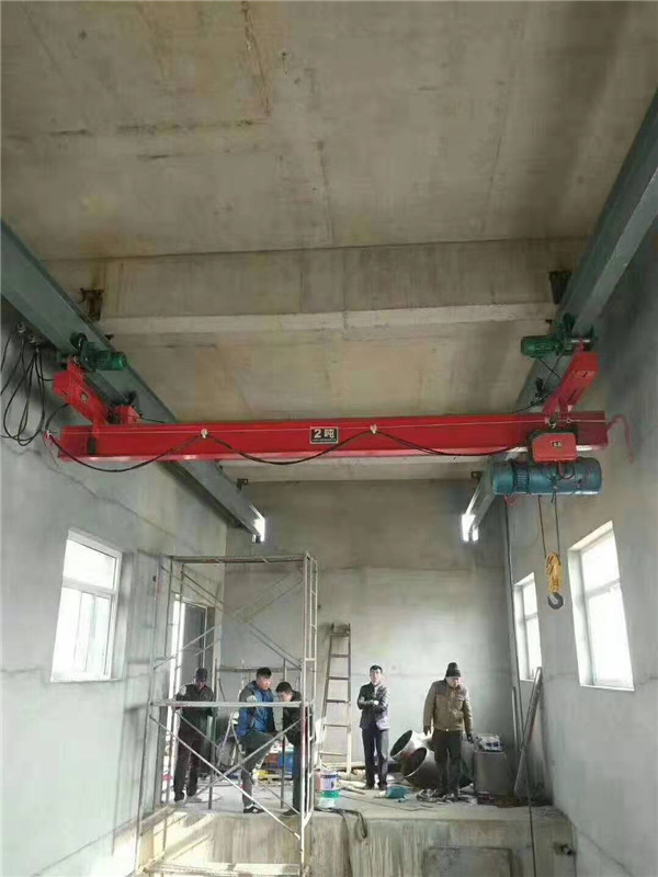 悬挂起重机